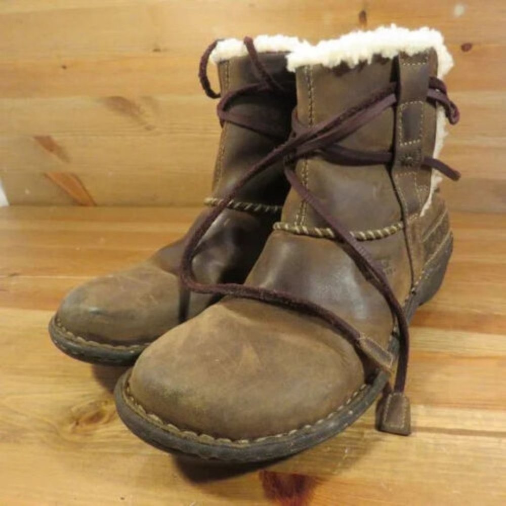 Ugg 5136 women's shearling lined boots sz7